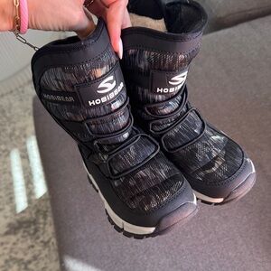 Hobie Black and Gray Kids Snow Boots